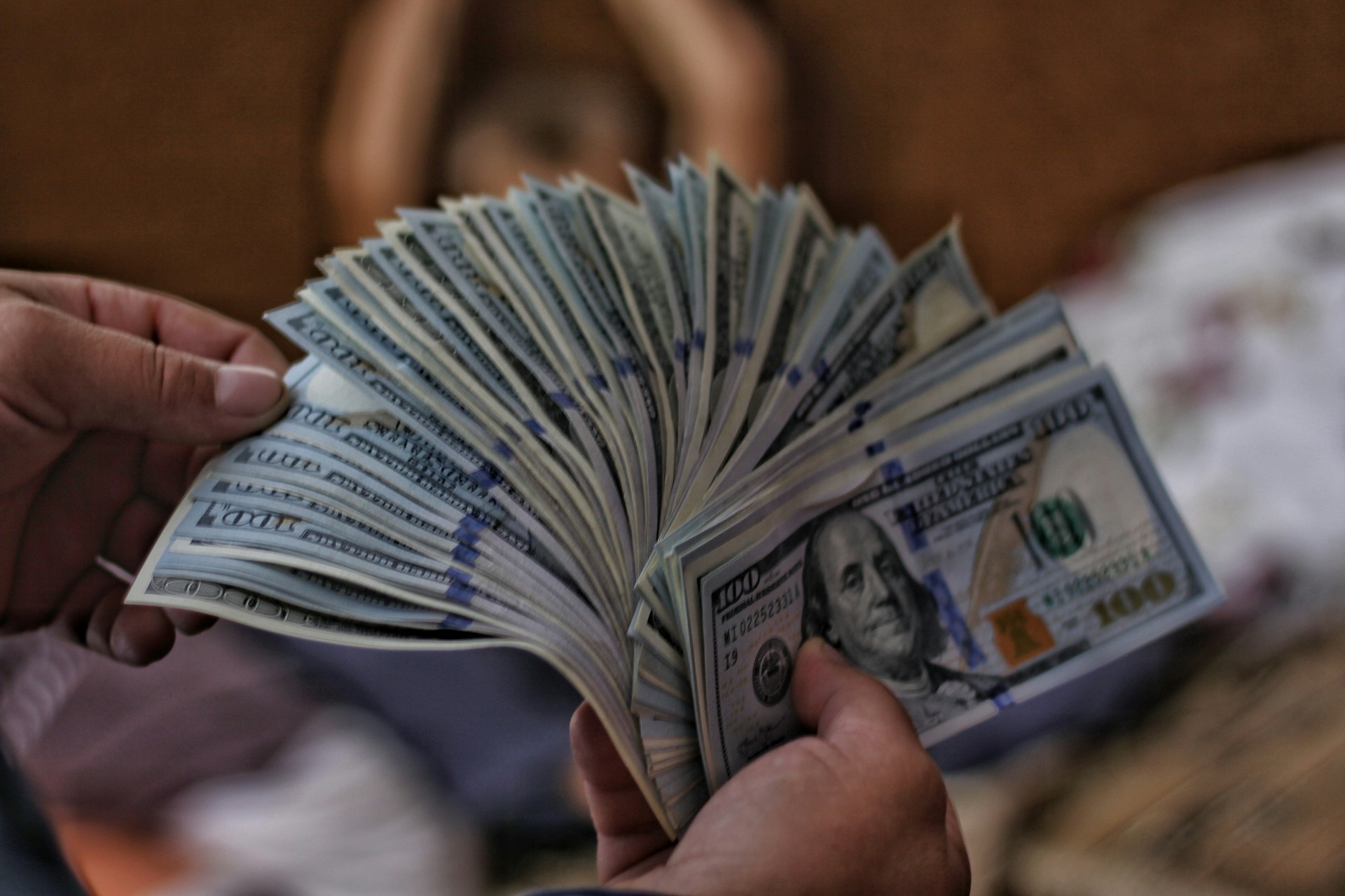Le nombre de millionnaires en dollars continue de baisser en Belgique
