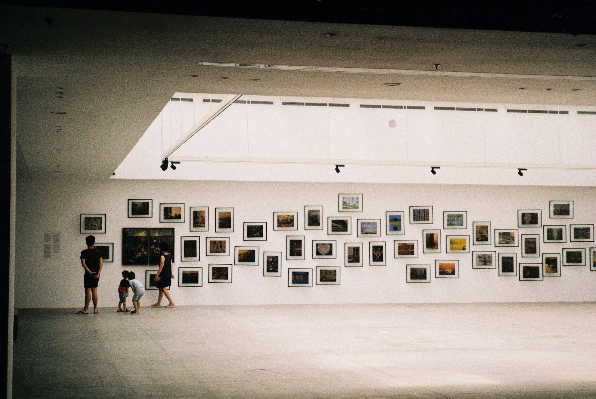 Jef Aérosol : 40 ans de pochoirs célébrés à Bruxelles avec une exposition géante et gratuite